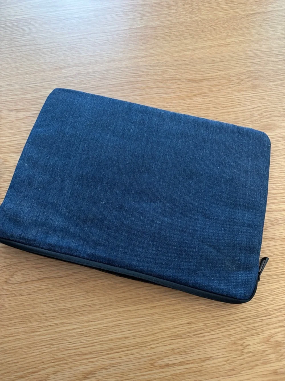 6/22 Acer Dark Blue Protective Laptop Sleeve with Front Zip